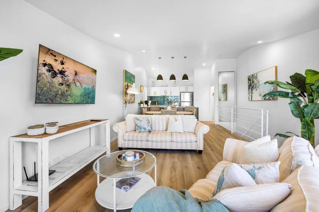 3 Andari, Sunshine ~ Modern Apt, 1 Min